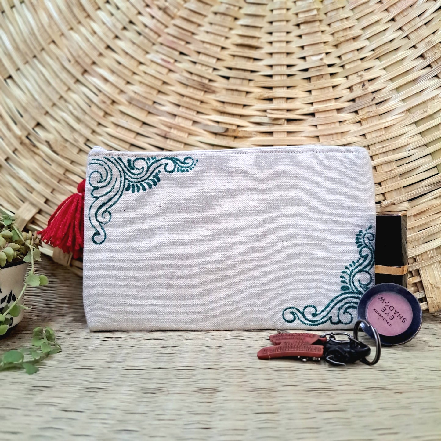 Sanskriti Ruchi Clutch