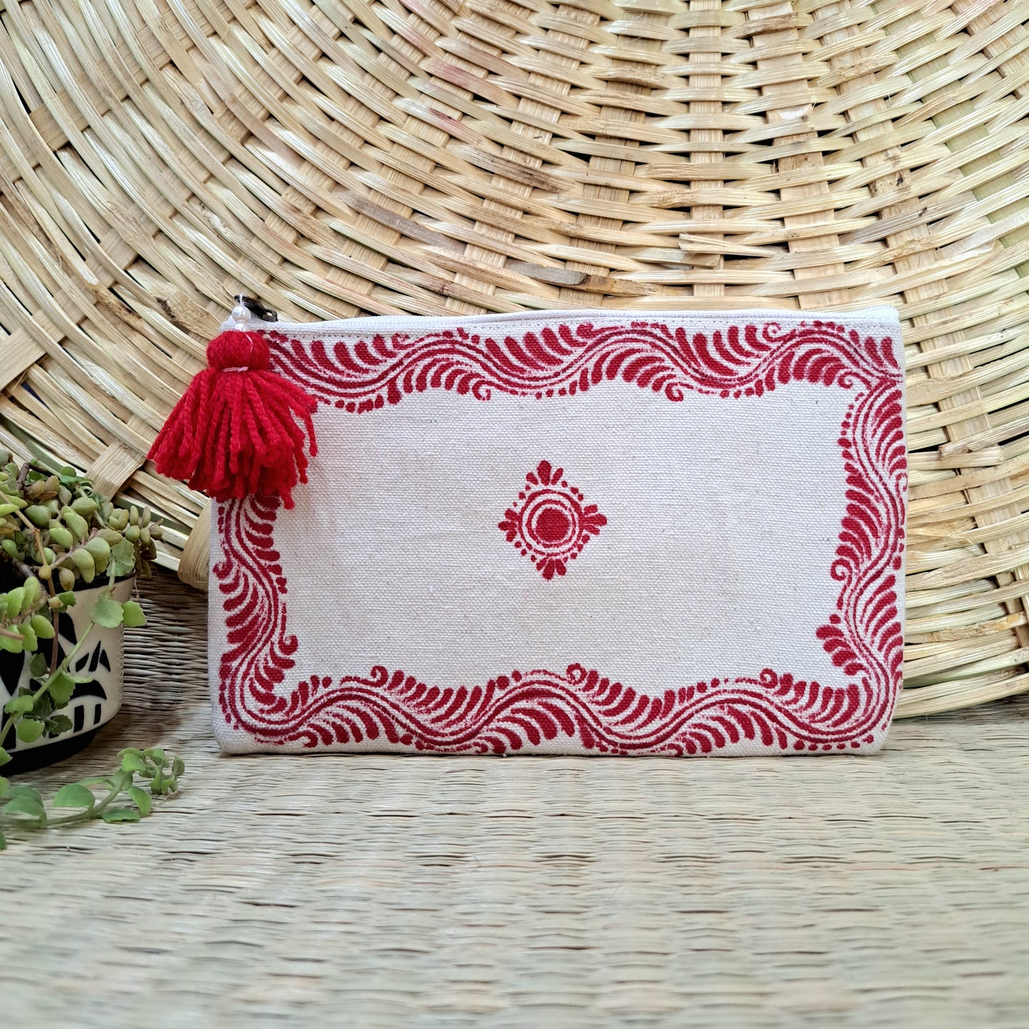 Sanskriti Ruchi Clutch