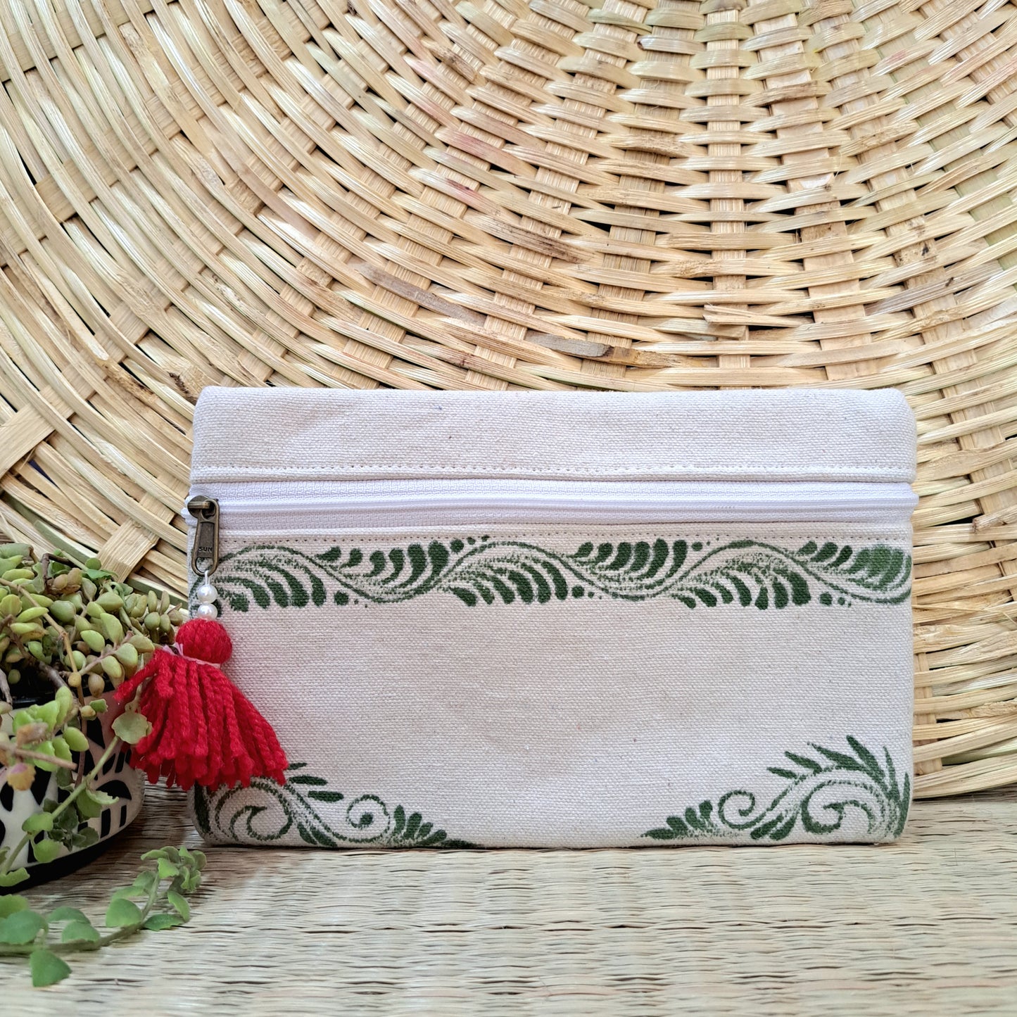 Sanskriti Ruchi Clutch